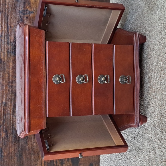 Elegant Wooden Jewelry Box - Picture 2 of 3